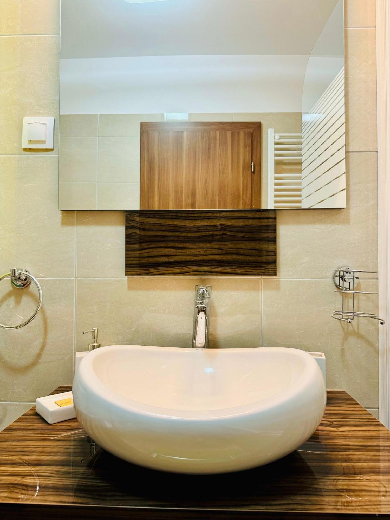 Joy City Stay Forest 84 Тимишоара Экстерьер фото